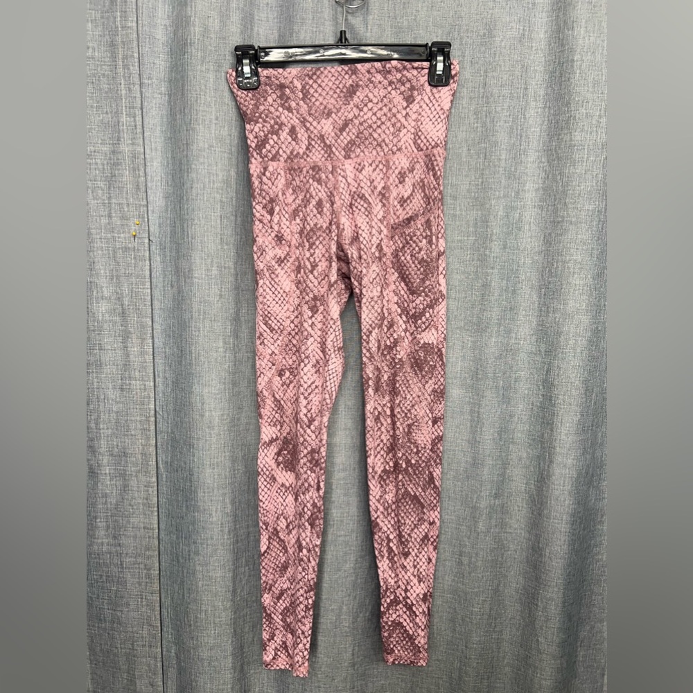 Strut-This Women's Leggings OSFM Pink Snake Skin Print